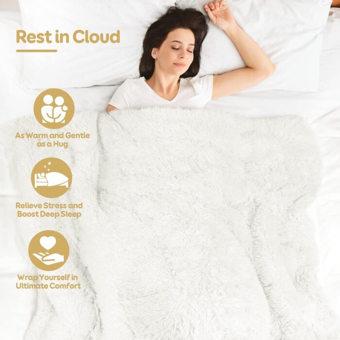 Sherpa Faux Fur Weighted Blanket (15lb) - Image 5