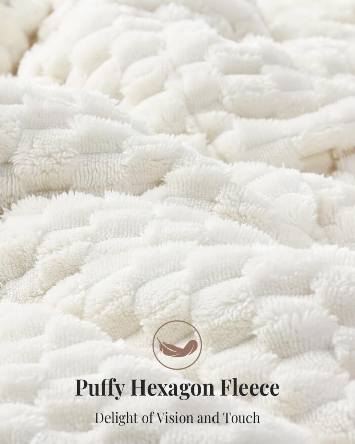 Topblan Weighted Blanket in Hexagon Cream